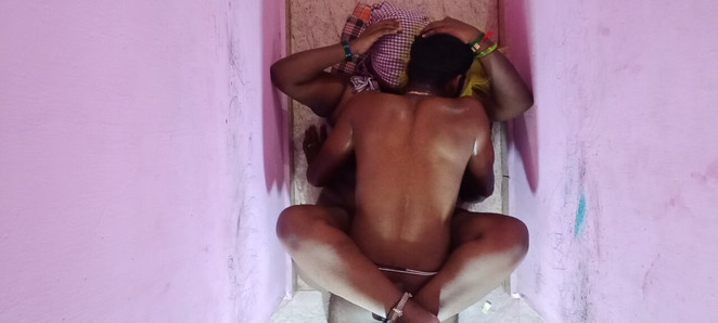 La moglie tamil desi fa un video di sesso completamente nudo