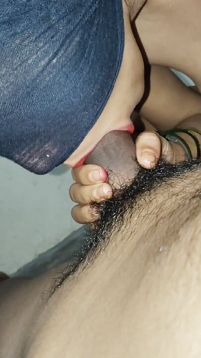 স্ত্রী বাড়িতে ছিল না, সে মেয়েটি ছিল মেইড।