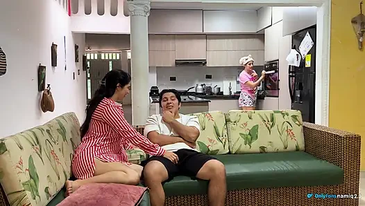 Itu sahabat istriku dan aku ngentot dia di depannya!