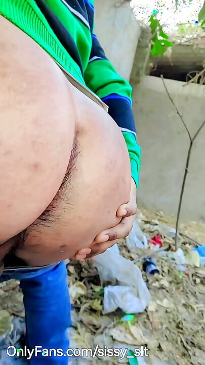 裸のウォーキングと屋外放尿