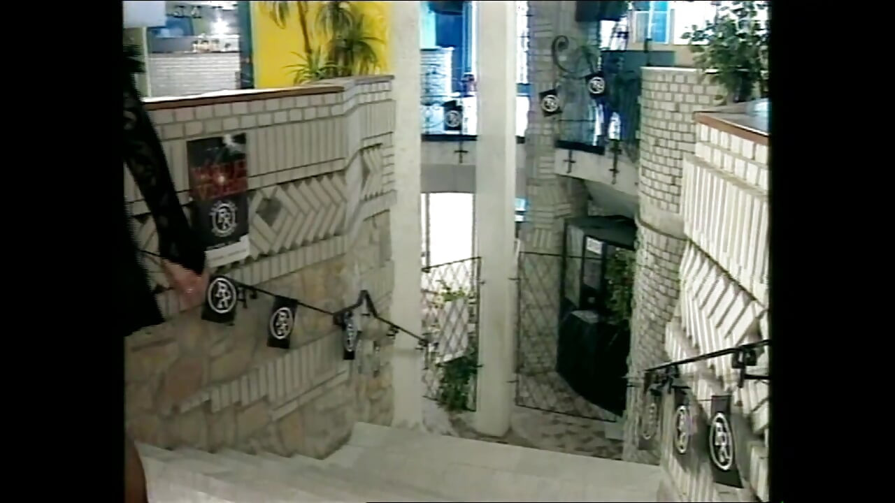 हर मुर्गा अपने समय में