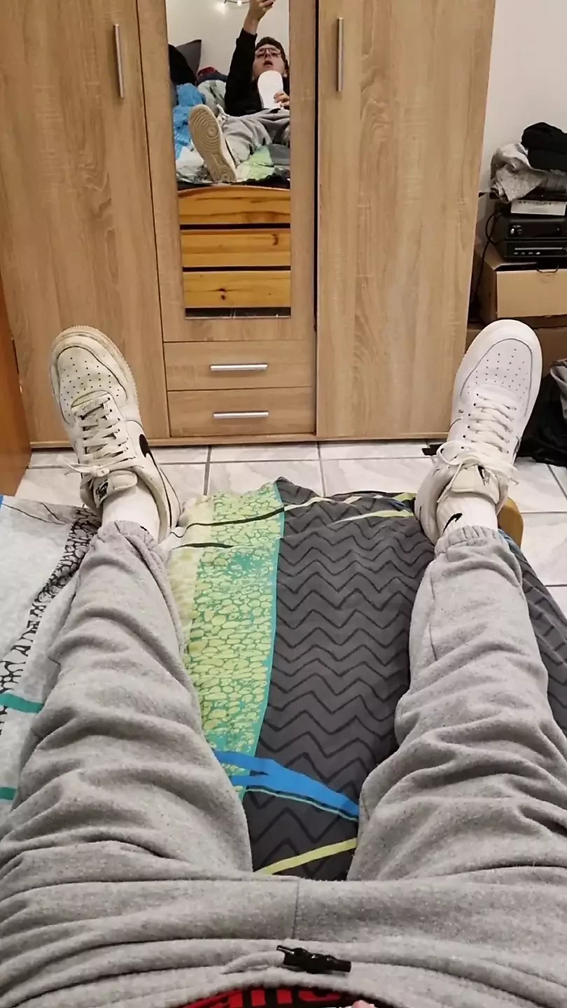 Sneaker A la mierda en cama