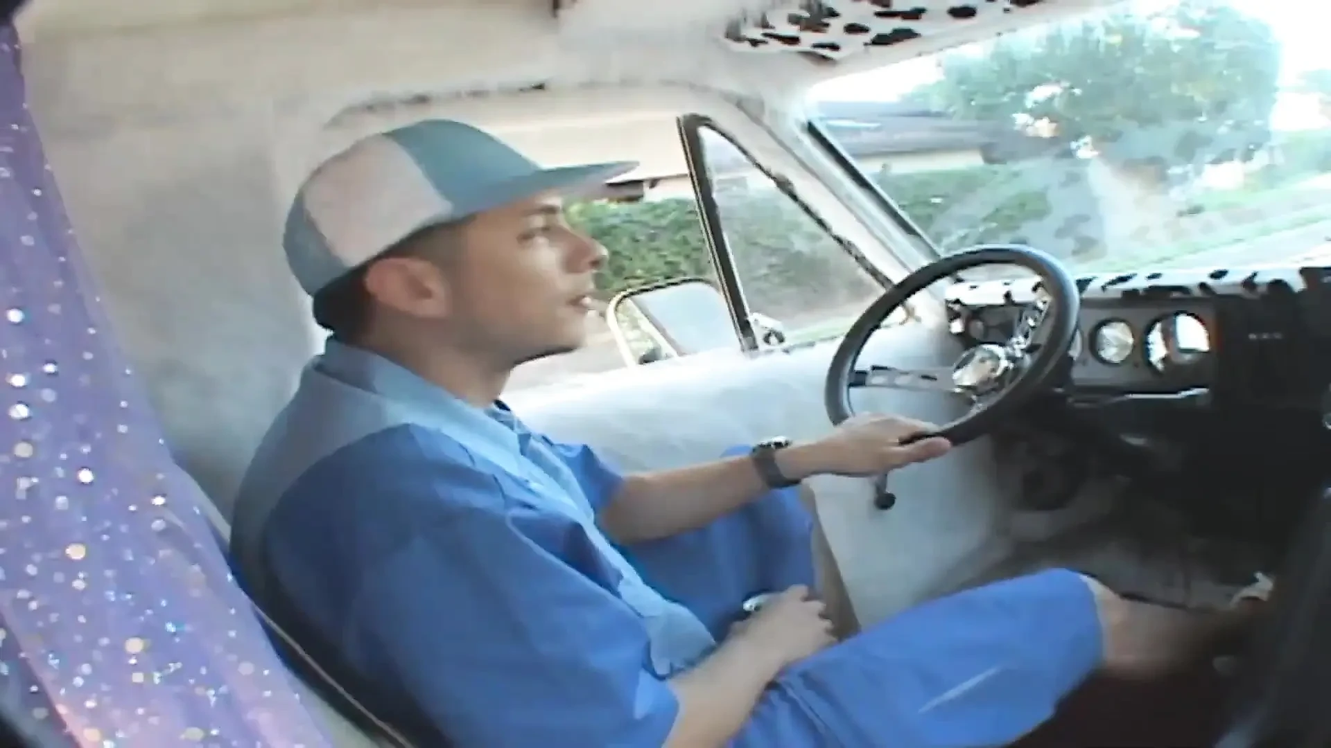 Courtney James,alex Gonz - pick up,outdoor