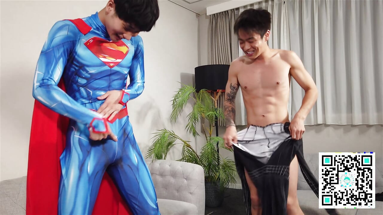 Spiderman X Superman pakaian seksi main peranan