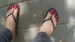 flip-flop red toe