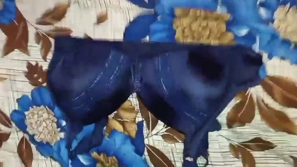 Jerking on stepmoms bra