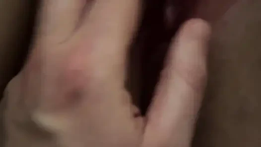 Çalışın ve cıvırlayan şişkinliğe yumruk yapın