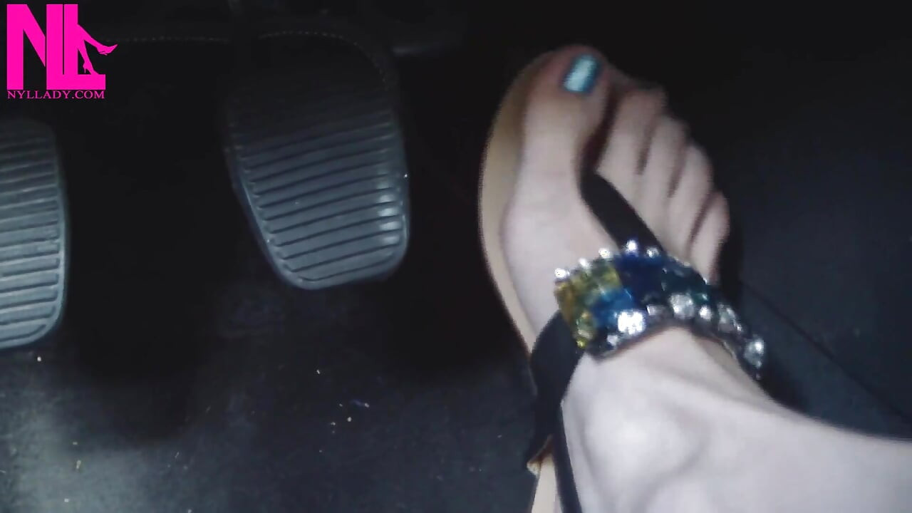 Sexig körning min turbo disel bravo med manuell överföring i Solo Soprani Flip Flops