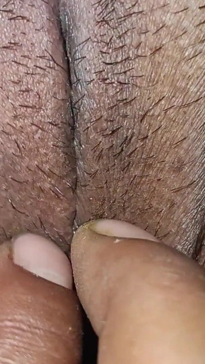 Bhartiya bhabi ki chut ko sehlaya chut ka pani piya | Clip 1