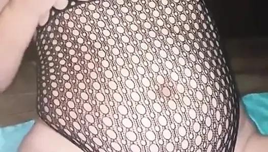 Sigara içen sürtük ışıklı dildoyla amını sikiyor