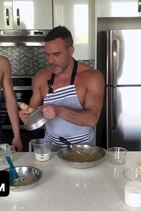 Purple haired twink Sean Peek gets Manuel Skye's frosting in the kitchen