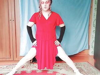 +18 ongecensureerde travestiet mama's jurk dansend naakt striptease hete reet blonde roodharige eigengemaakte amateur pornoster model