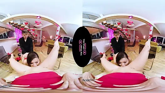 Отмечаю китайский Новый год с диким тройничком - VR