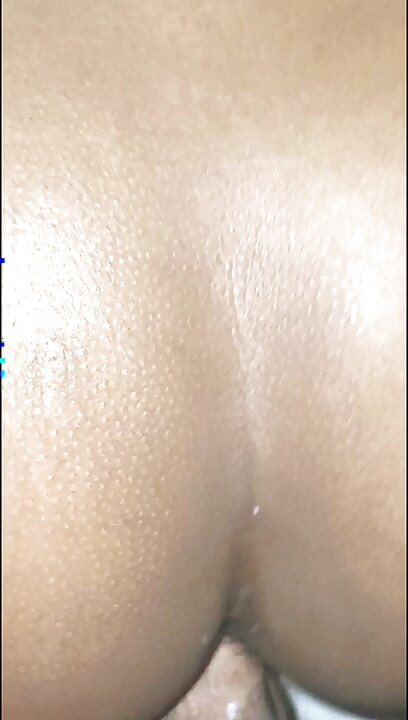 真正的狗式性愛與不知名女孩在酒店房間的派對內
