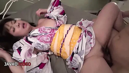 Fingern führt zu intensivem Creampie-vergnügen als heißes JAV-schätzchen Wakaba Onoue blowjob