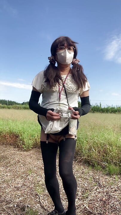 No331 เดินโดยไม่ใส่กระโปรง
