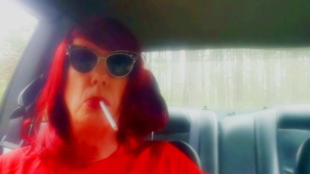 ยายน่าเย็ด TG วัย 65 ปีของมึงชอบให้เธออมควยกับรถที่สูบบุหรี่ vs120 ของเธอ