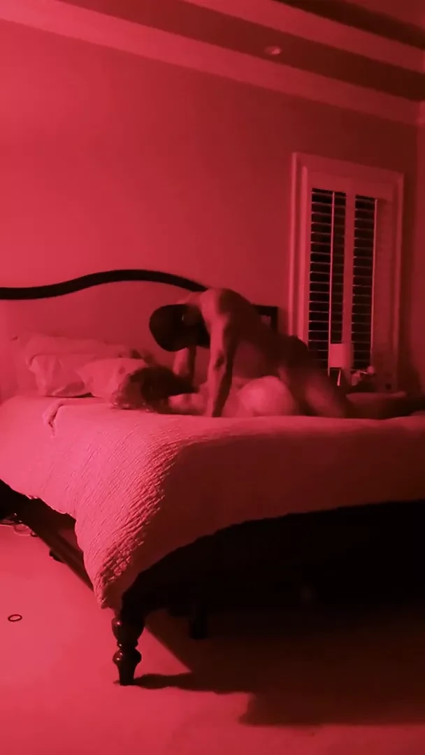 Cuck hubby strokes to Hotwife404 fucking bbc
