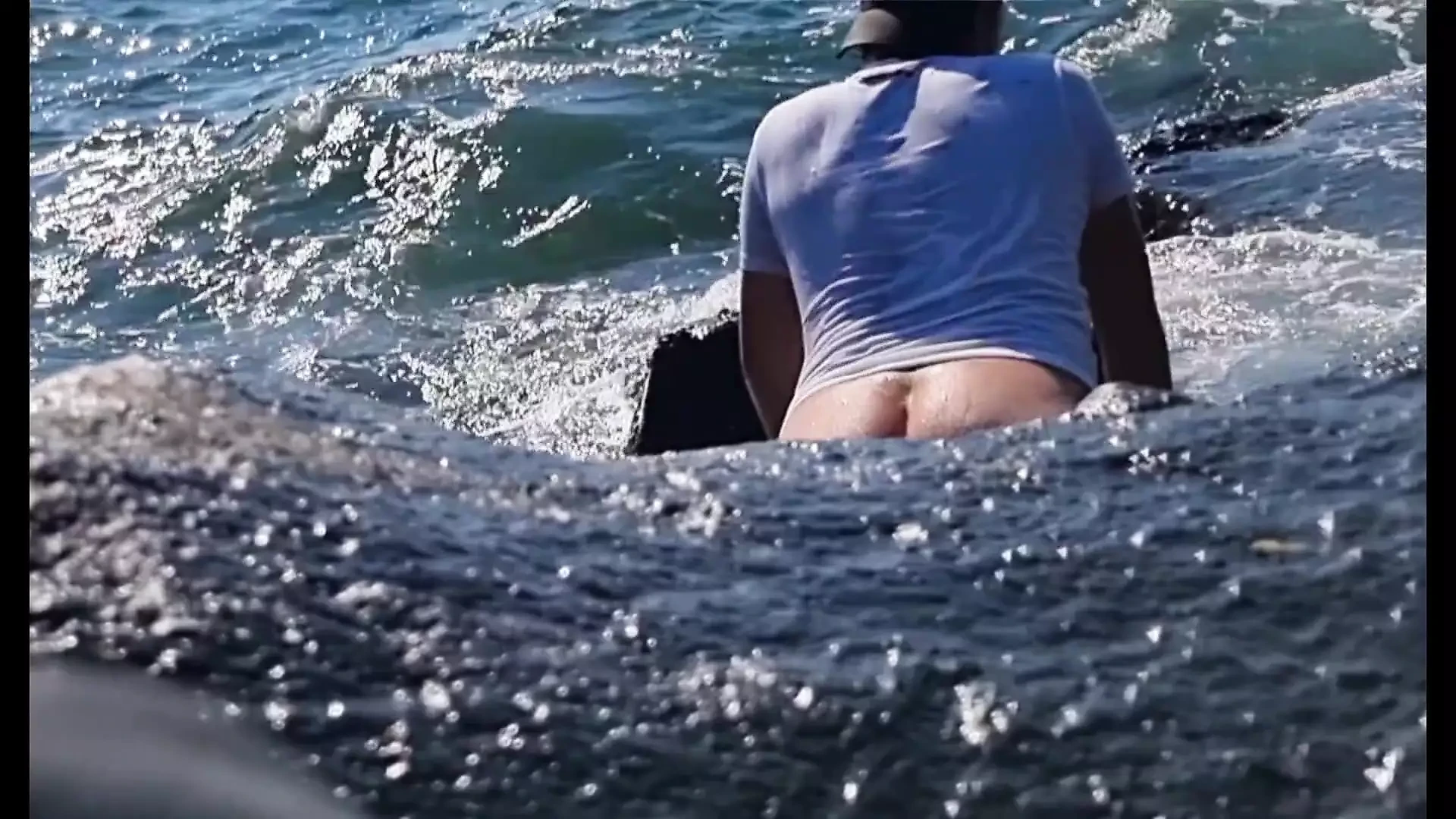 Amateur - (italian Public Cumshot) Gets Excited in Public