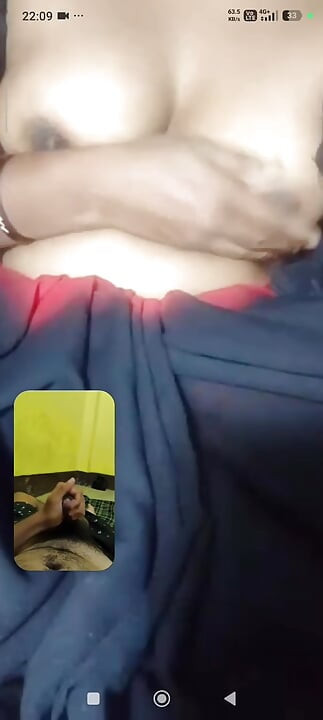 Desi Ciocia nagie połączenie wideo