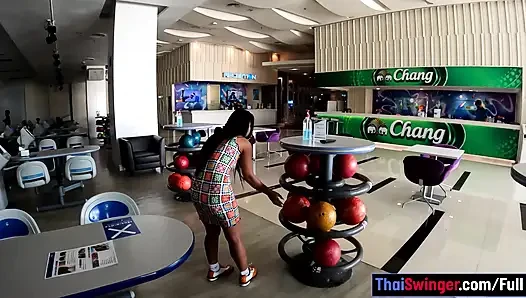 Video amatir tante seksi thailand dientot habis-habisan selesai main bowling