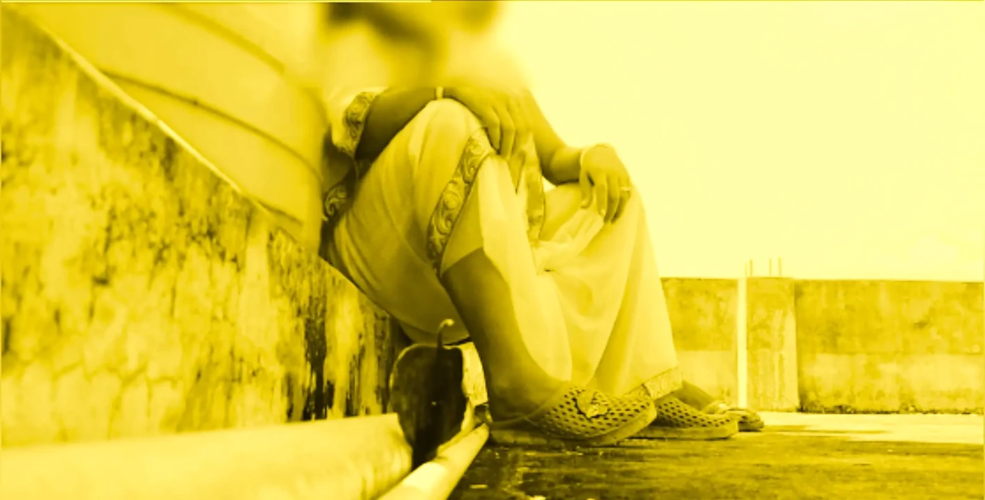 I CATCH MY SHY BHABI IN MY Building on the roof and give her the fuck of pussy on the roof.