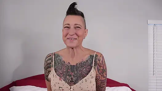 Tante seksi amatir yang putus asa kimmy ngentot pelana sebelum di-gangbang habis-habisan. Berikutnya sedikit payudara christina's menghidupkan beberapa biseksual