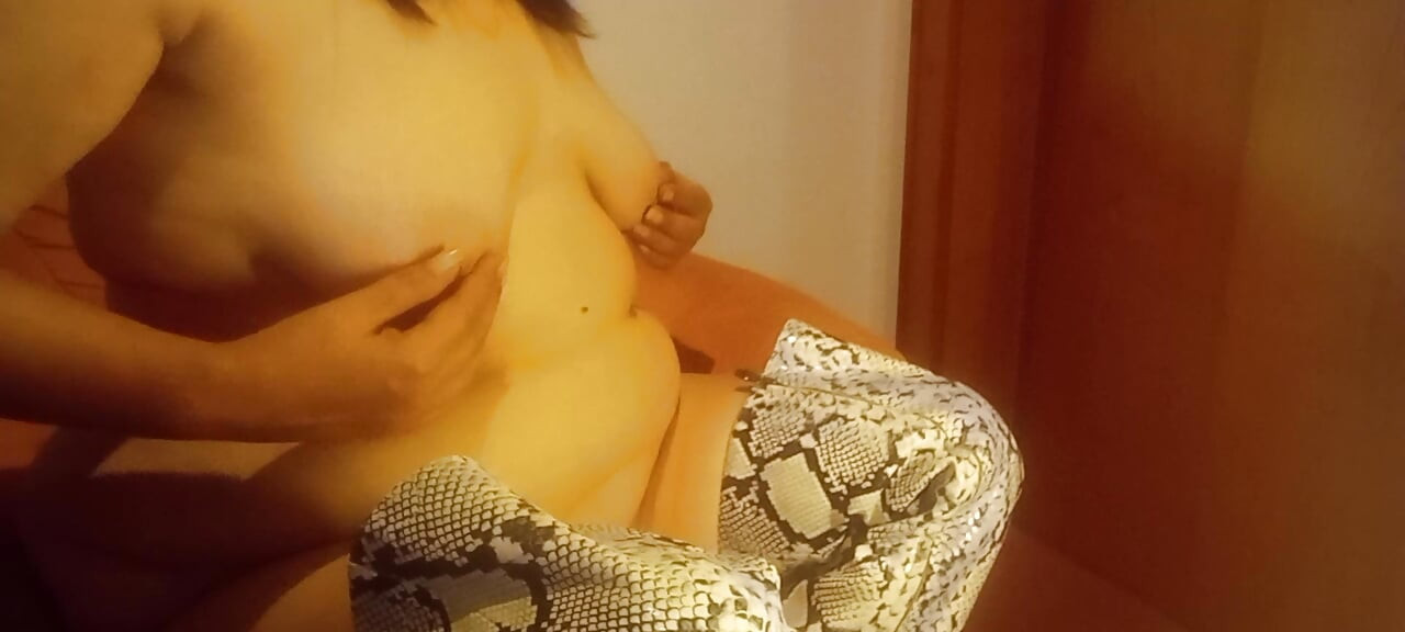 Real Amateur MILF Playing With Her Natural Hanging Tits - Saggy Boobs Tease