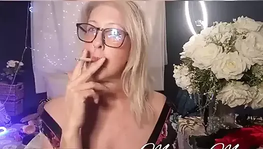 Maggie Moon Gives JOI and Countdown Whilst Smoking