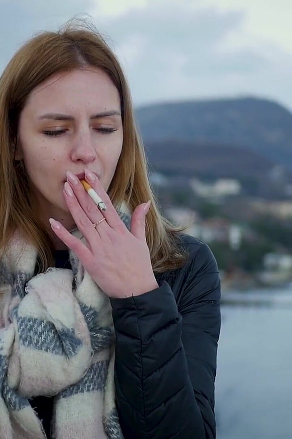Coastal Smoke Moment Quiet Breeze Scenic View