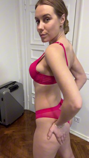 Do you like my pink underwear?😉