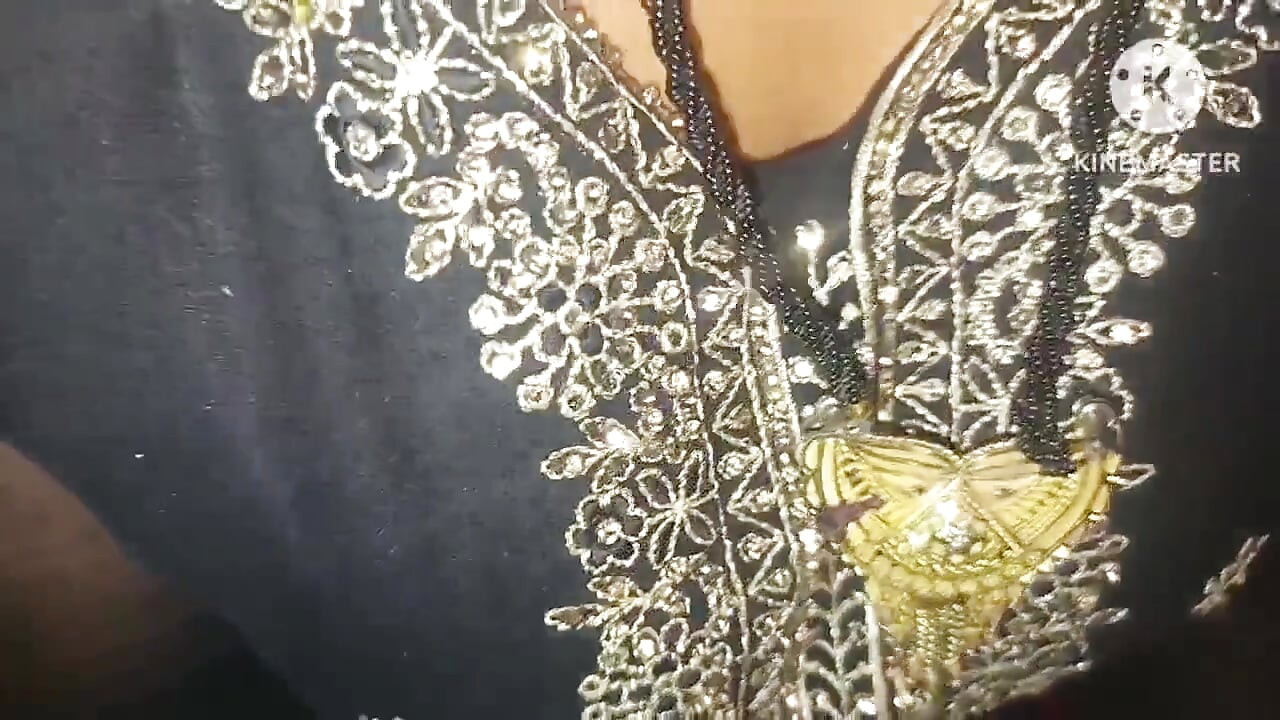 Desi Innocent 18歲加青少年妻子極端硬核操，完整電影印地語音頻