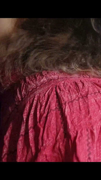 Seksi Hint desi genç kız baştan çıkarıyor, vücudunu sergiliyor, büyük göğüslerini sıkıyor | Klip 1