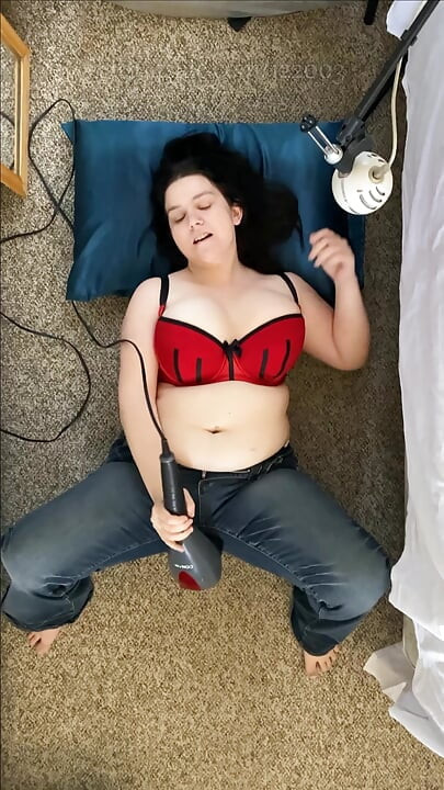 Orgasmos rápidos y furtivos - masajeador poderoso - jeans, sujetador y bragas