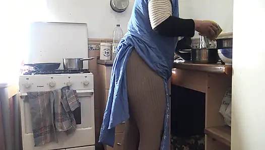 Analverkehr mit einer türkischen putzfrau in Deutschland. KÜCHE ANALSEX