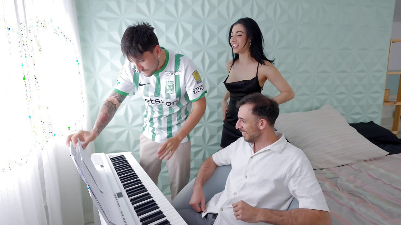 Intense Threesome with Double Penetration for Perfect Brunette - Emily Pink