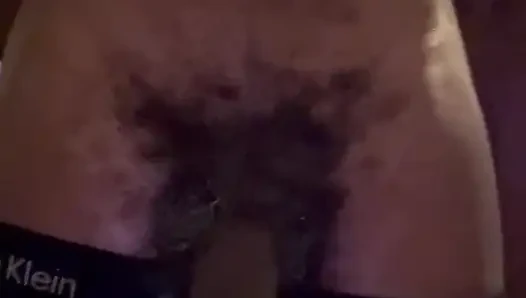 Bu büyük sikiş yarağını gösteriyor