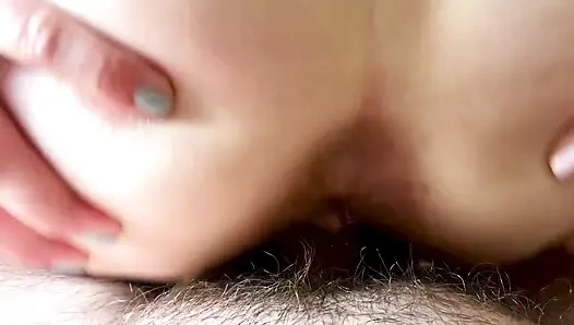 Büyük göt yarağa biniyor. POV