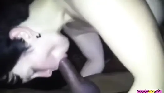 Tante seksi selingkuh sama pria lain atas ijin suami. Aku dan teman-temanku suka banget dientot habis-habisan sama besar