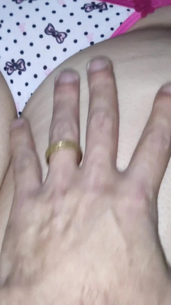 Nezaboravan trenutak iz "Xxx djevica pastorka s slatkom pičkom dopušta mi da je dodirnem i traži samo njezinu guzicu pa ona"