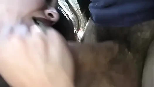 90er Anhalterin Bekommt Eine Riesige Gesichtsbesamung Und Einen Ritt!