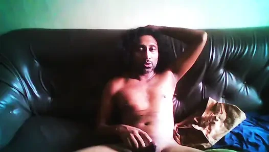 Göğüslerimi sikmek istiyor