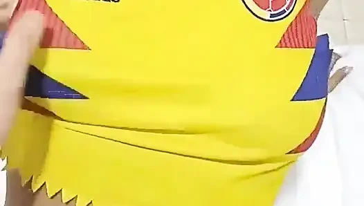 Karım işe gidiyor ve büyük memeli ve götlü komşuyu eve getiriyorum bu Amerika Birleşik Devletleri'nde oldu