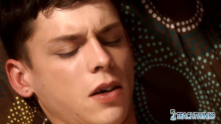 TeachTwinks Domynick i Aaron Aurora prikvačili su Billyja Rubensa za grubo korištenje zajedničkog kurca