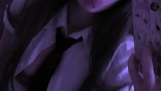 Nur eine süße freche studentin, macht einen striptease und zeigt ihre zunge bettelt um dich, steck deinen harten schwanz auf meinen mund