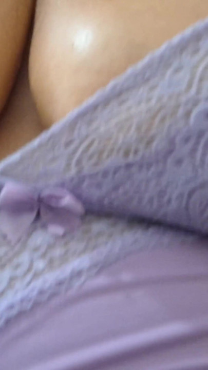 Puta No Banheiro: Minha Mulher Se Exibe Suada E Mostra O Bucetão Na Faxina!