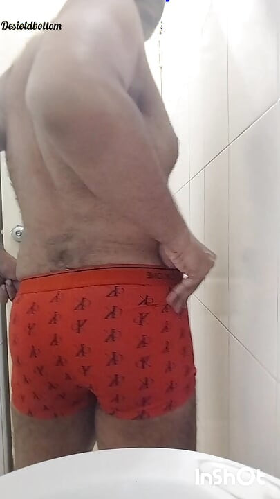 Twerking with my red Underwear
