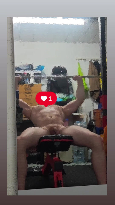 Short video of naked incline bench press