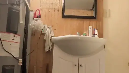 Memek hana dientot habis-habisan sama pacarnya sampai bersih di kamar mandi