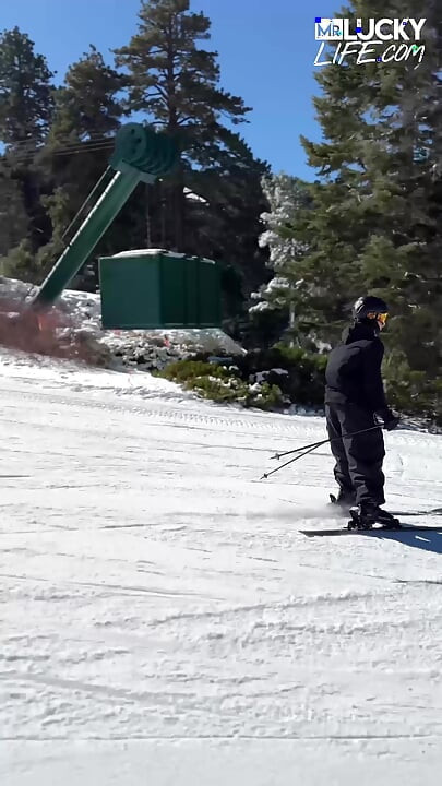 Roxie Sinner está tan caliente que hace que la nieve se derrita